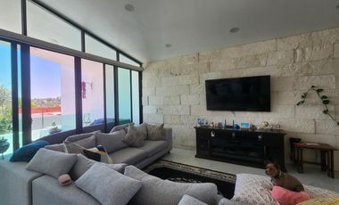 Casa en  Venta en Altozano, Fraccionamiento privado