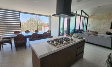 Casa en  Venta en Altozano, Fraccionamiento privado