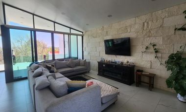 Casa en  Venta en Altozano, Fraccionamiento privado