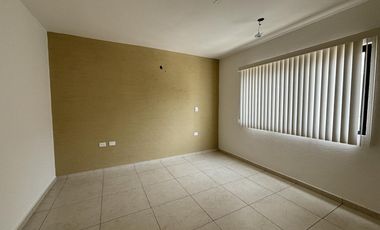 LOMAS DEL DORADO, Casa en VENTA con recámara en PLANTA BAJA, área de TV y estudio, (IV)