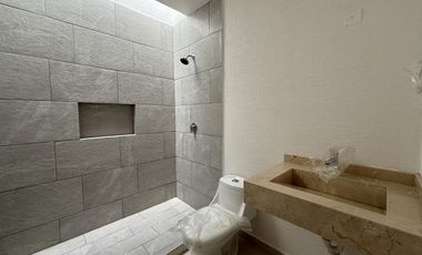 LOMAS DEL DORADO, Casa en VENTA con recámara en PLANTA BAJA, área de TV y estudio, (IV)