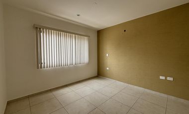 LOMAS DEL DORADO, Casa en VENTA con recámara en PLANTA BAJA, área de TV y estudio, (IV)