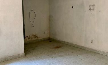 SE VENDE LOCAL COMERCIAL DE 2 PISOS FRENTE A SUPER AKI DE LA RIA, CAMPECHE