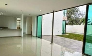 EXCELENTE RESIDENCIA EN VENTA DE 4 HABITACIONES UBICADA AL NORTE DE MERIDA EN SAN DIEGO CUTZ