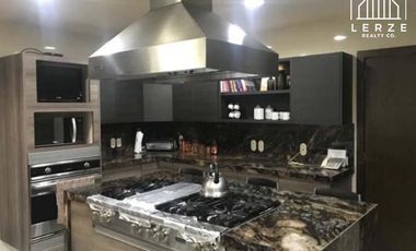 Casa en Venta en Fraccionamiento la Punta, Lomas de Vista Hermosa V