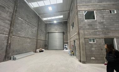 Bodega Industrial en Independencia