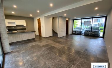 Hermosa casa NUEVA en condominio a la venta, Tetelpan.