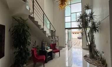 Amplia casa de 6 recámaras con alberca en venta en Benito Juarez Nte, Mérida