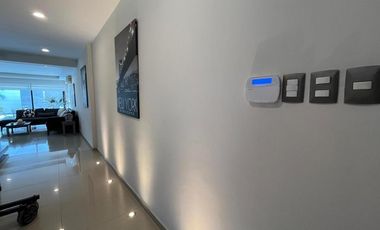 Costa de Oro Residencia con 4 recámaras cada una con baño, una en planta baja.