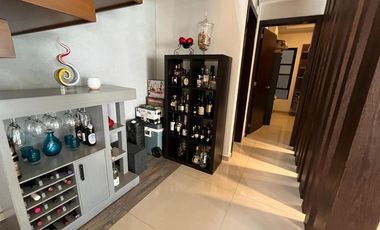 Costa de Oro Residencia con 4 recámaras cada una con baño, una en planta baja.