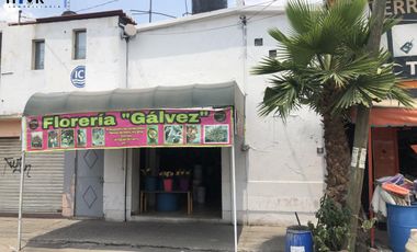 CASA EN VENTA CON 3 LOCALES COMERCIALES, AV. JOSÉ DE GÁLVEZ