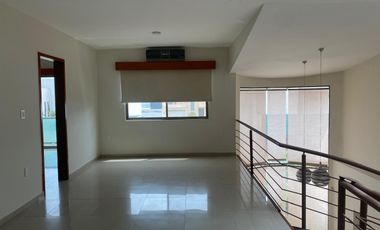 CASA EN RENTA EN FRACC. LAS PALMAS, MEDELLIN DE BRAVO, VERACRUZ