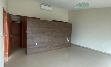 CASA EN RENTA EN FRACC. LAS PALMAS, MEDELLIN DE BRAVO, VERACRUZ