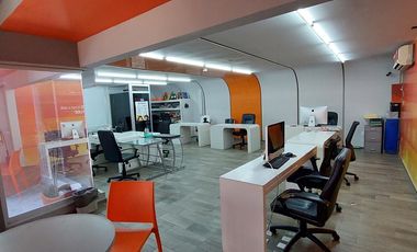 RENTA | Edificio de 336 m2 en 3 niveles, Arboledas del Parque, Qro.