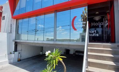 RENTA | Edificio de 336 m2 en 3 niveles, Arboledas del Parque, Qro.