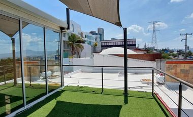 RENTA | Edificio de 336 m2 en 3 niveles, Arboledas del Parque, Qro.