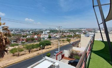 RENTA | Edificio de 336 m2 en 3 niveles, Arboledas del Parque, Qro.