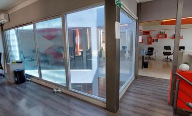 RENTA | Edificio de 336 m2 en 3 niveles, Arboledas del Parque, Qro.