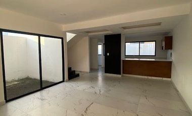 Casa con 3 recámaras y 160 m2 de terreno en venta, Lomas del Dorado en Boca del Rio