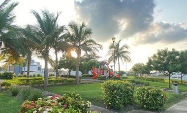 Casa con 3 recámaras y 160 m2 de terreno en venta, Lomas del Dorado en Boca del Rio