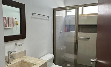 Casa equipada en venta dentro de privada en Cholul