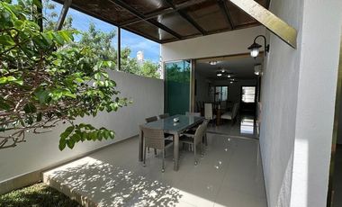 Casa equipada en venta dentro de privada en Cholul
