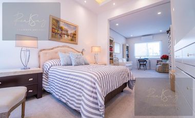 Casa en condominio en  Mansión en venta en La Hacienda