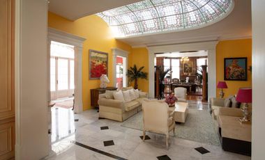 Casa en condominio en  Mansión en venta en La Hacienda