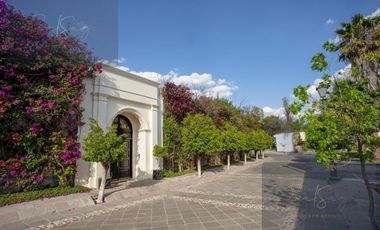 Casa en condominio en  Mansión en venta en La Hacienda