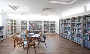 Casa en condominio en  Mansión en venta en La Hacienda