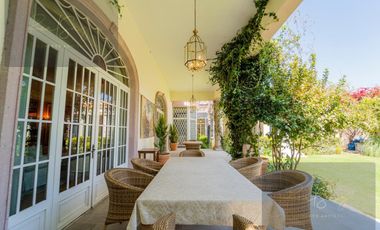Casa en condominio en  Mansión en venta en La Hacienda
