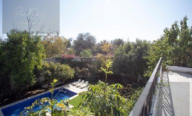Casa en condominio en  Mansión en venta en La Hacienda