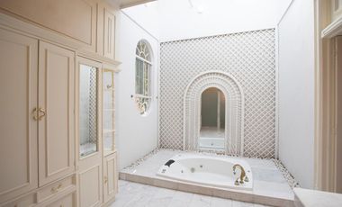 Casa en condominio en  Mansión en venta en La Hacienda