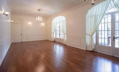 Casa en condominio en  Mansión en venta en La Hacienda