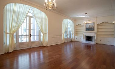 Casa en condominio en  Mansión en venta en La Hacienda