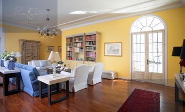 Casa en condominio en  Mansión en venta en La Hacienda