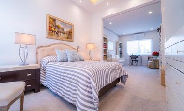 Casa en condominio en  Mansión en venta en La Hacienda