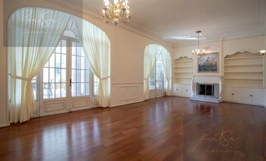 Casa en condominio en  Mansión en venta en La Hacienda