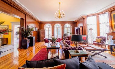 Casa en condominio en  Mansión en venta en La Hacienda