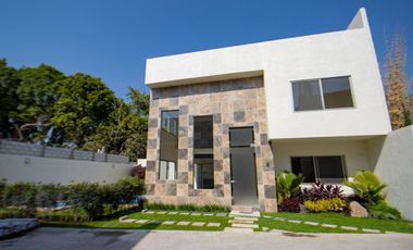 CASA EN VENTA LOMAS DE CUERNAVACA