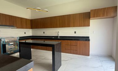 Casa en VENTA con jardin y sala de TV, Fracc. Las Palmas Green