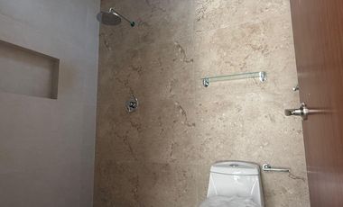 Casa en VENTA con jardin y sala de TV, Fracc. Las Palmas Green