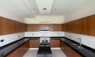 Casa en VENTA con jardin y sala de TV, Fracc. Las Palmas Green