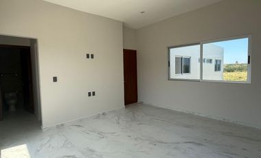 Casa en VENTA con jardin y sala de TV, Fracc. Las Palmas Green