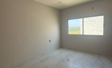 Casa en VENTA con jardin y sala de TV, Fracc. Las Palmas Green