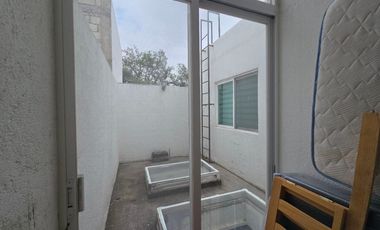Casa en VENTA a 1.5 km de AV. UNIVERSIDAD, Cuernavaca Morelos.