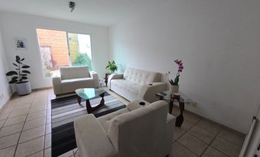 Casa en VENTA a 1.5 km de AV. UNIVERSIDAD, Cuernavaca Morelos.