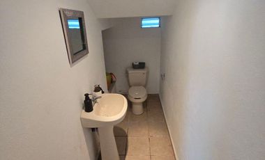 Casa en VENTA a 1.5 km de AV. UNIVERSIDAD, Cuernavaca Morelos.