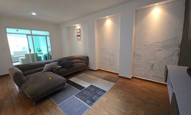 Casa en VENTA a 1.5 km de AV. UNIVERSIDAD, Cuernavaca Morelos.