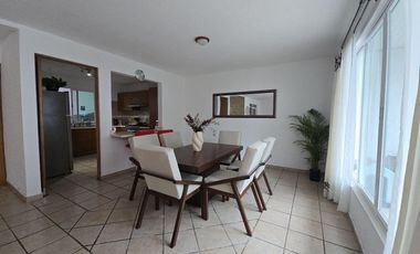 Casa en VENTA a 1.5 km de AV. UNIVERSIDAD, Cuernavaca Morelos.